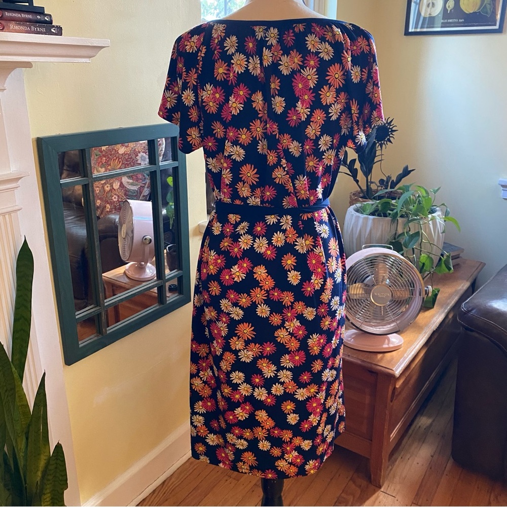 Jones New York Stretch Floral Daisy Print Short Sleeve Dress Size: M - Picture 4 of 13